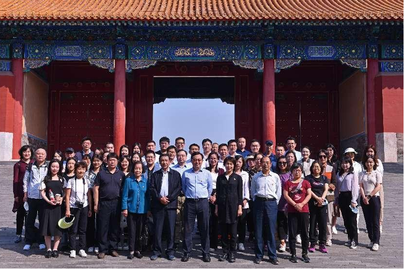 国家发展(0755) 3656 3788_365体育是哪个国家的_亚洲365bet体育委价格认证中心党支部联合委政研室党支部开展主题党日活动 赴故宫博物院参观书画展览、欣赏数字电影、品味中轴文化